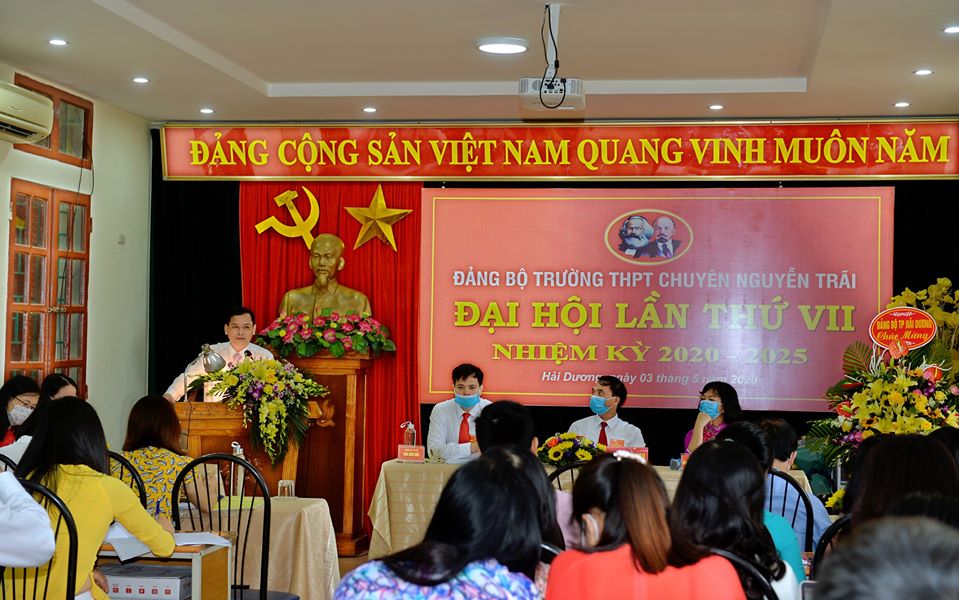 Đồng chí đồng chí Nguyễn Vỹ - Phó Bí thư thành ủy – Chủ tịch Hội đồng nhân dân thành phố Hải Dương phát biểu ý kiến chỉ đạo Đại hội.